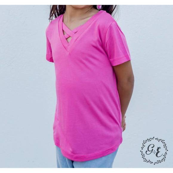 NEW SOUTHERN GRACE girl's tangled v-neck basics top in pink - Picture 1 of 1